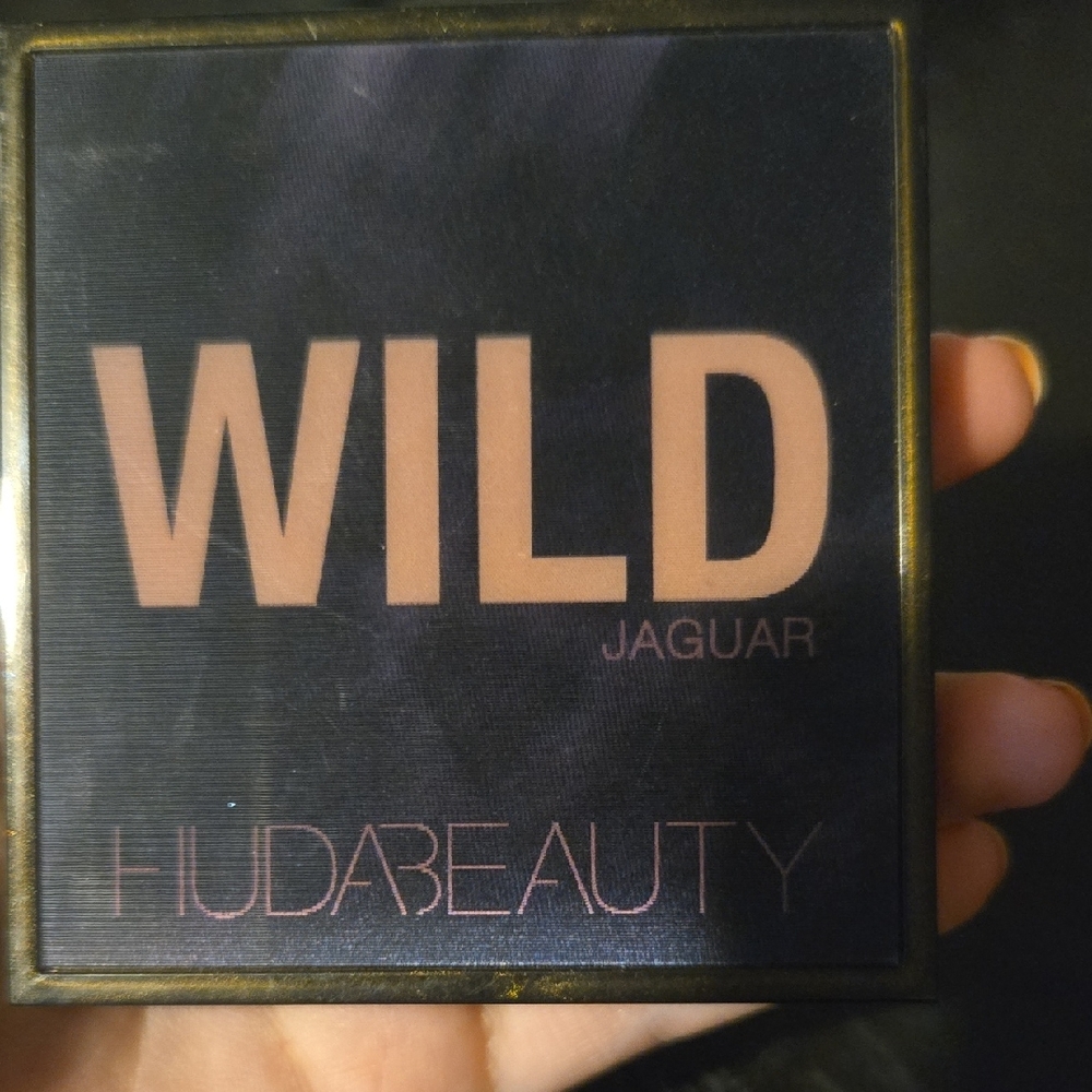 HUDA BEAUTY Wild Jaguar Eyeshadow Palette